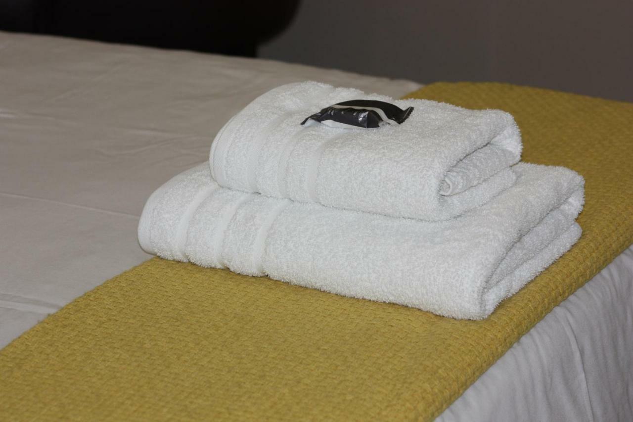 Bush Pillow Guest House Очиваронго Экстерьер фото